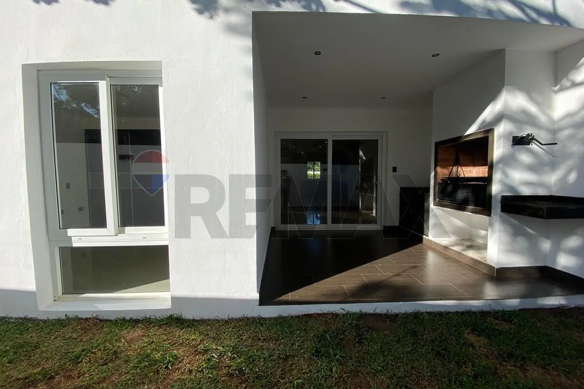 Casa en venta en Luque
