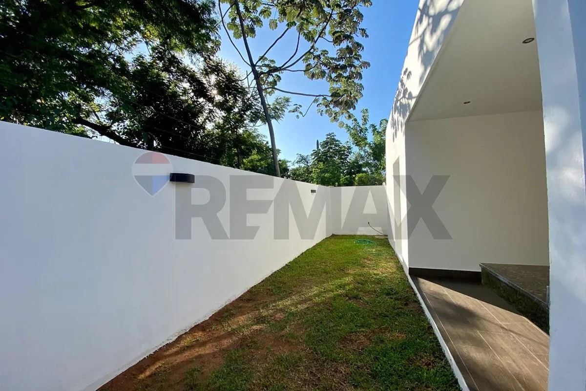 Casa en venta en Luque