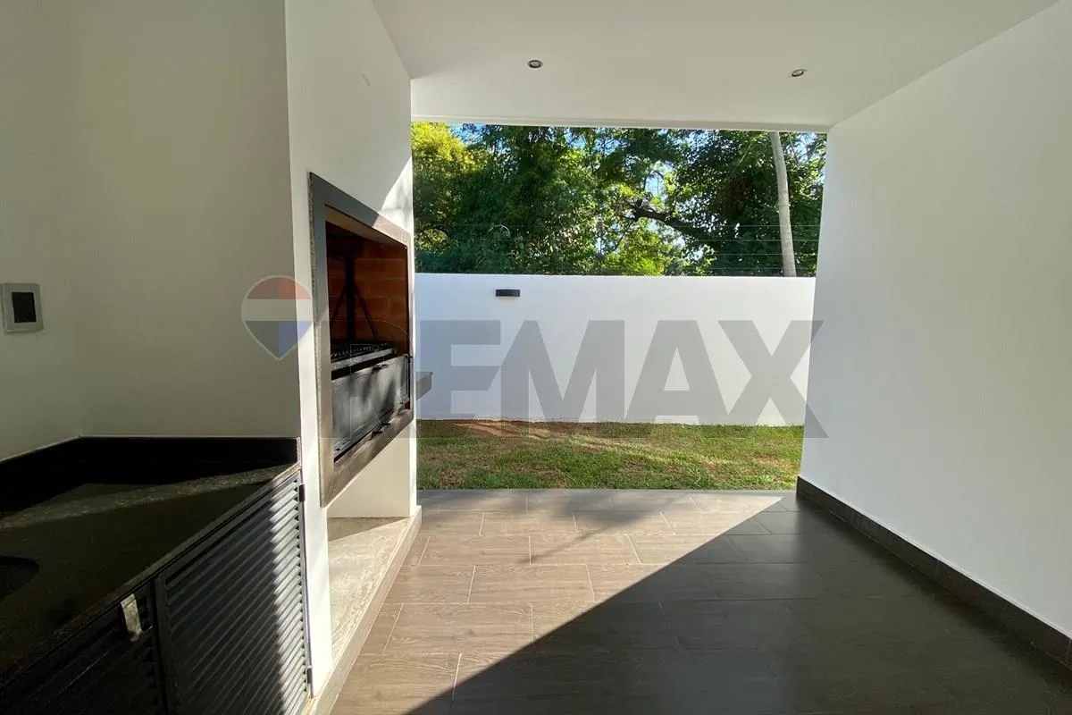Casa en venta en Luque