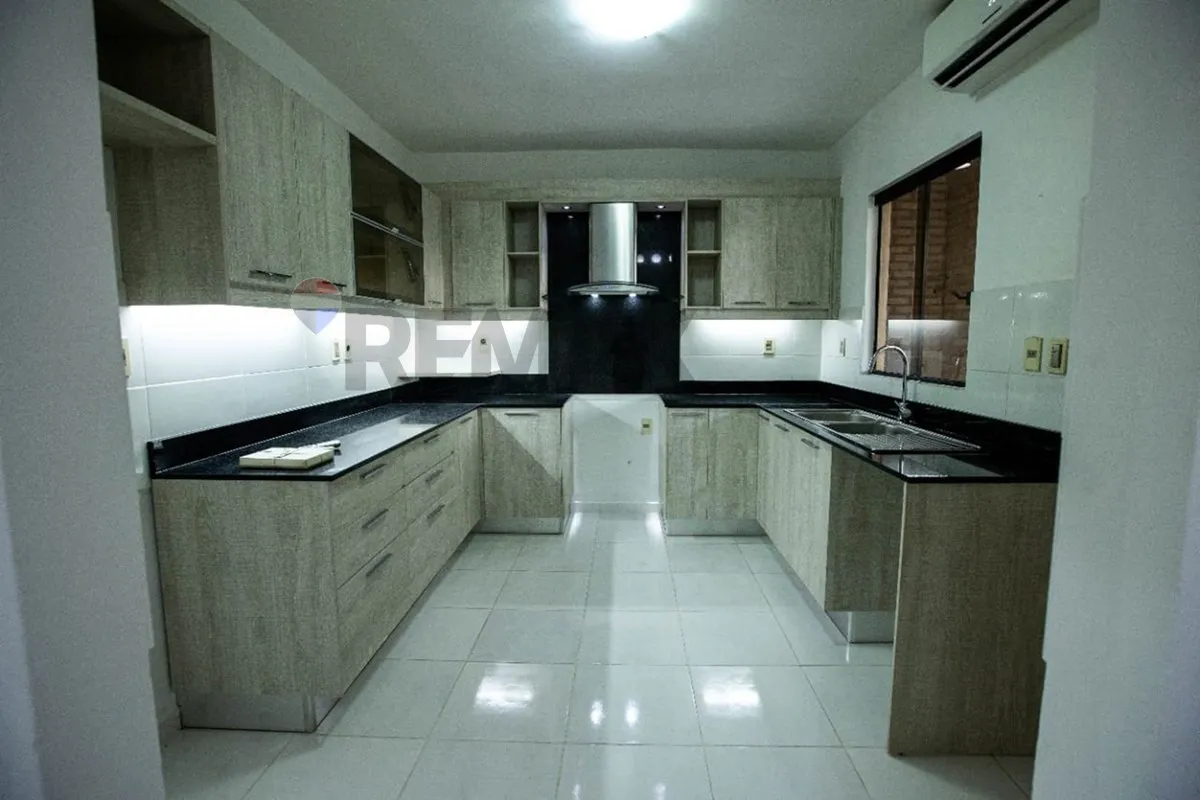 Duplex en venta en Mbachio I
