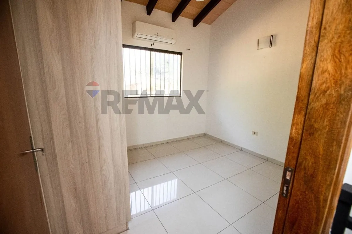 Duplex en venta en Mbachio I