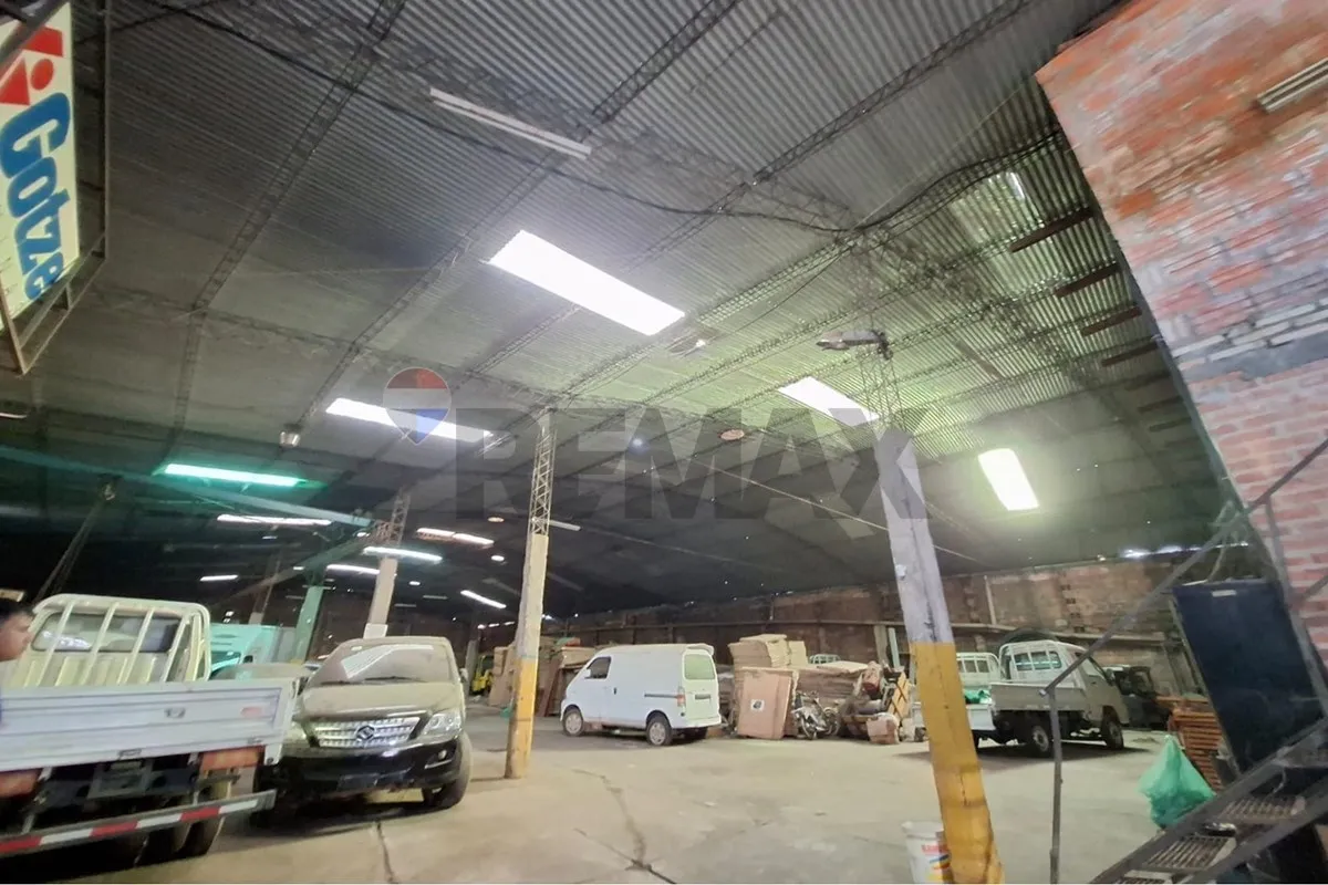 Deposito en venta en Callejón - casi Tte. Ettiene - Laguna Grande
