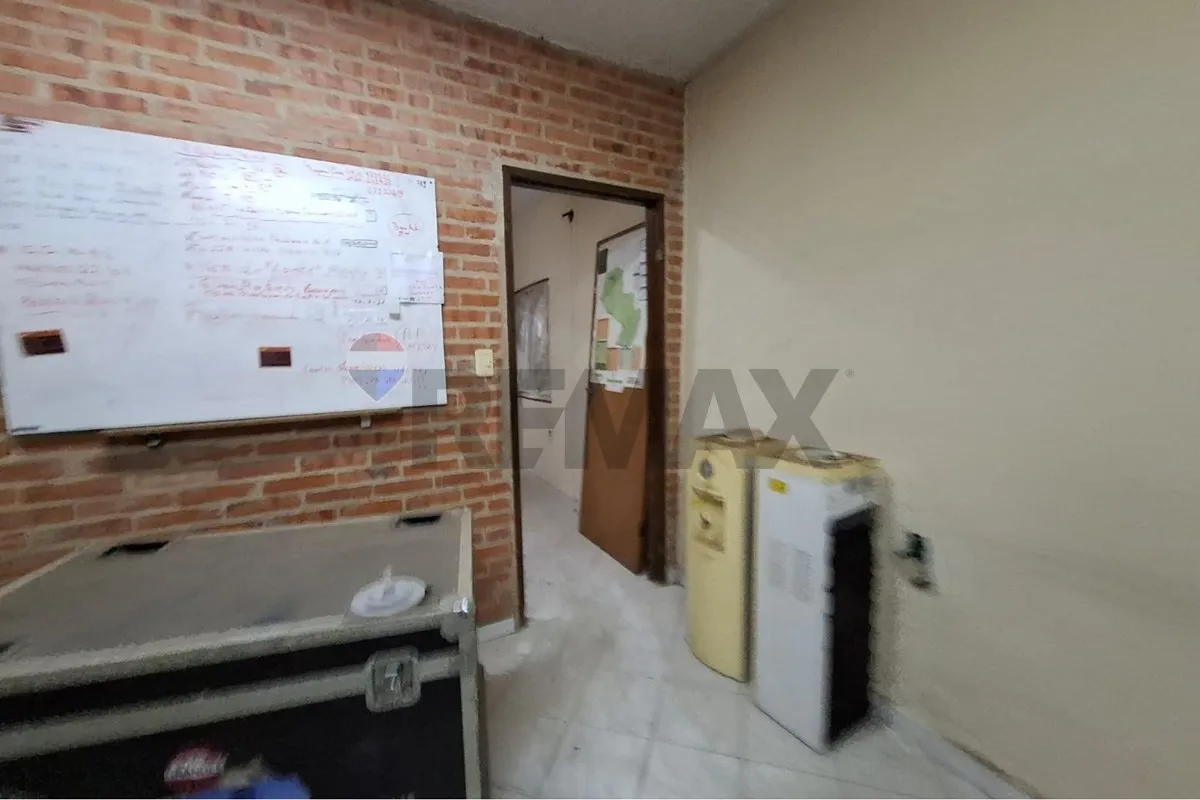 Deposito en venta en Callejón - casi Tte. Ettiene - Laguna Grande